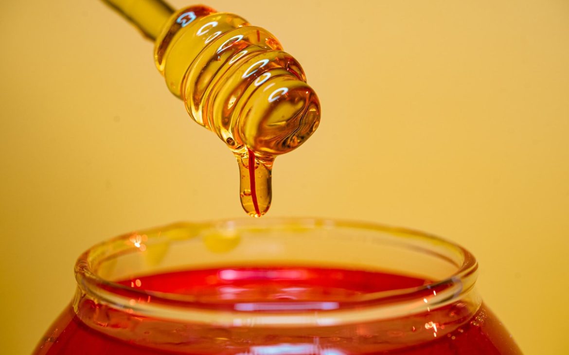 how to store raw honey
