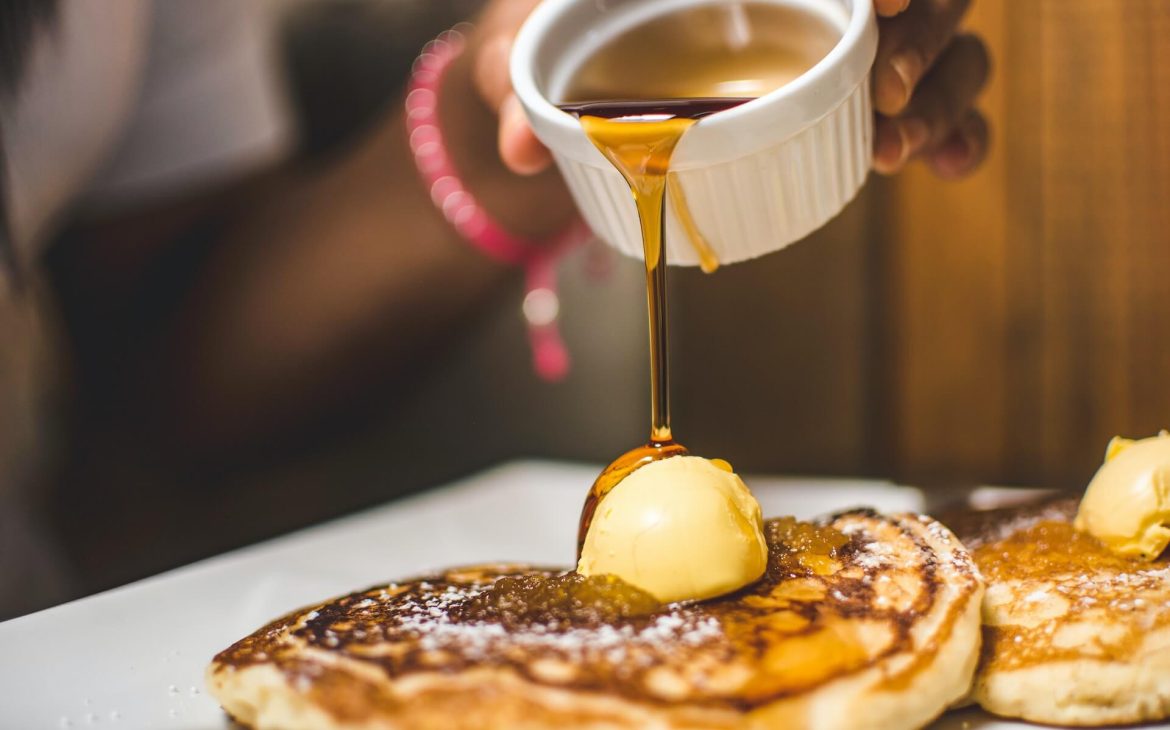 raw honey with pancakes